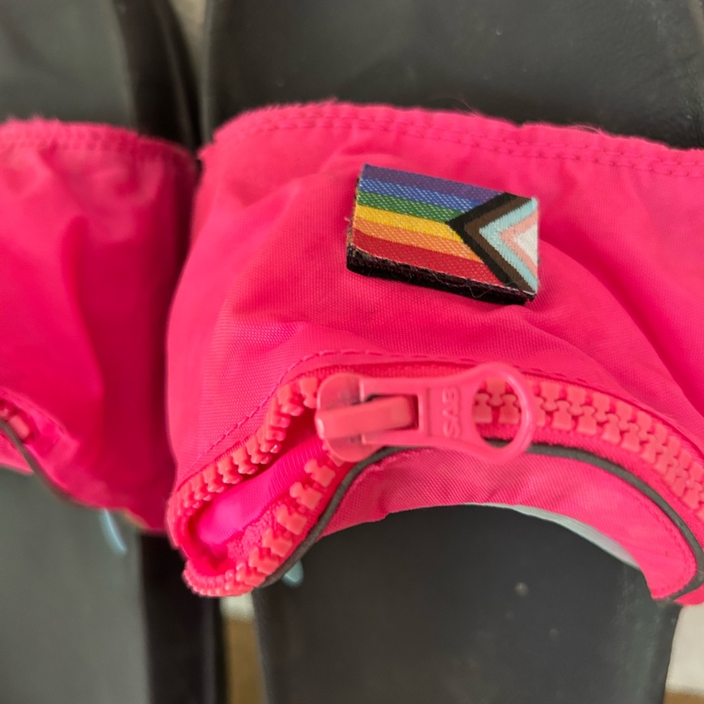 Nike. beTrue Pink Zip-Detail Slide Sandals hidden zippers, unisex Sz 10 - Picture 3 of 6